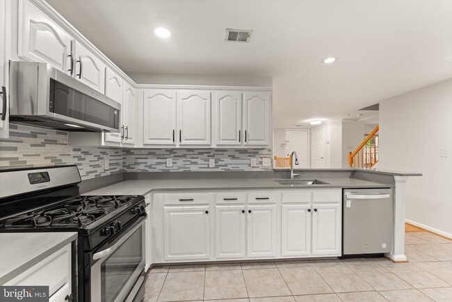 Building Photo - 4339 Runabout Ln
