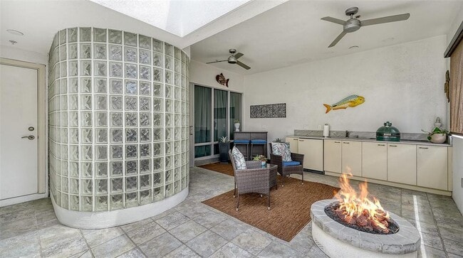 Building Photo - 235 Cocoanut Ave