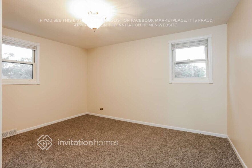 Building Photo - 353 E Elm St