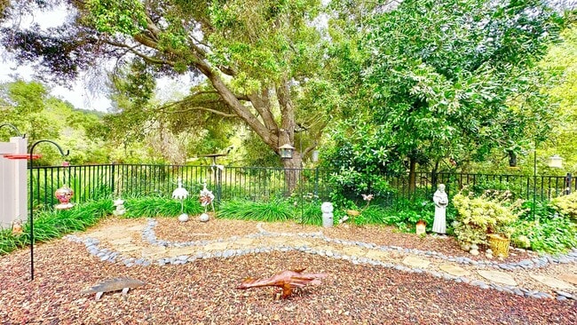 Building Photo - Beautifully Upgraded Single Story in the P...