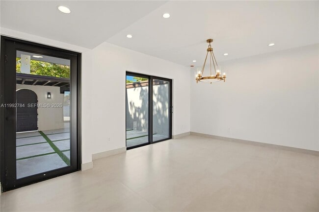 Building Photo - 7238 Jacaranda Ln