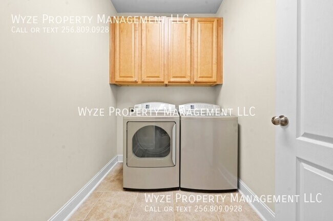 Building Photo - 410 Creekwater Cir