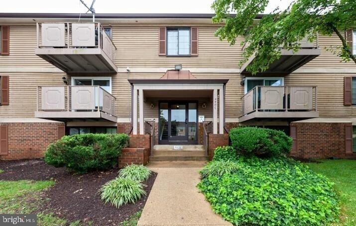 Building Photo - 4400 Groombridge Way