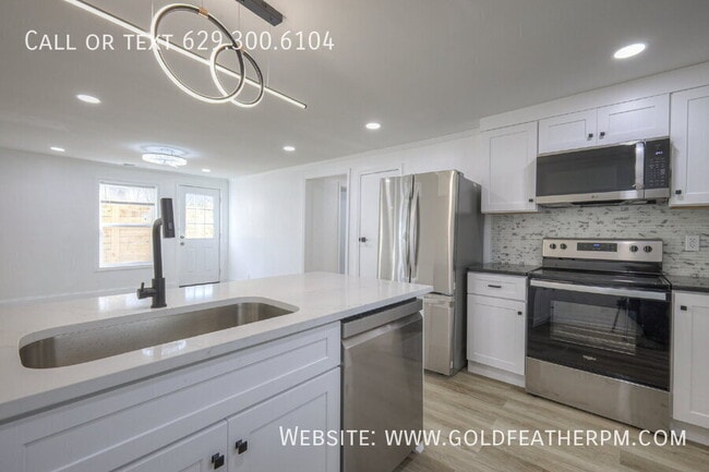 Building Photo - 1707 17th Ave N