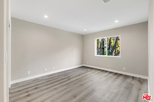 Building Photo - 164 N Willaman Dr