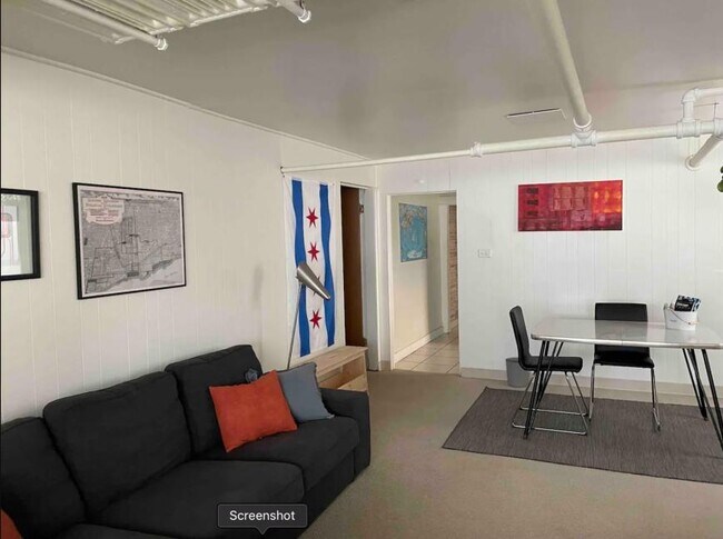 Building Photo - 1 bedroom in Chicago IL 60618