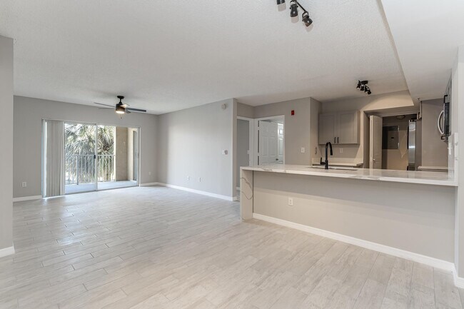 Building Photo - 2600 S University Dr