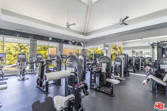 Building Photo - 10227 Autumn Leaf Cir