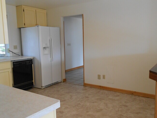 Building Photo - 61360 Keelally Ct