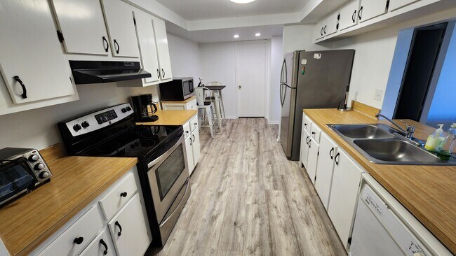 Building Photo - 950 Egret Cir