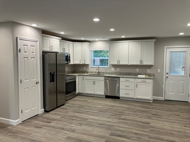 Building Photo - 1313 Blocker Ln