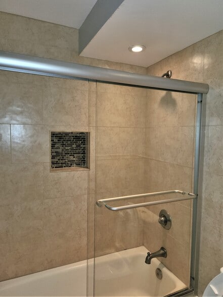 Renovated Bath - 1718 P St NW