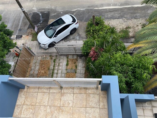 Building Photo - 235 SW 17th Rd