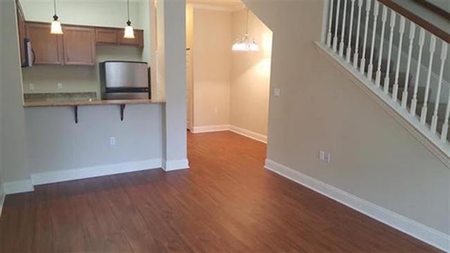 Building Photo - Midtown Tallahassee Townhome