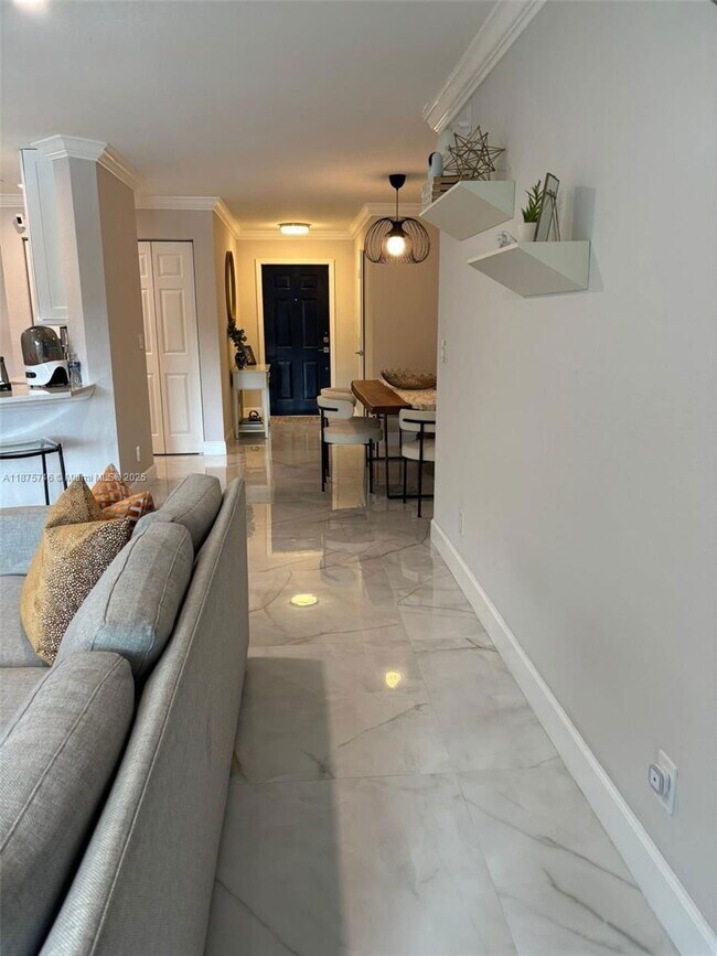 Building Photo - 16207 Sierra Palms Dr