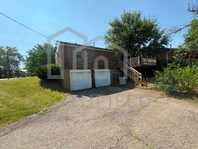 Building Photo - 3 Bedroom, 2.5 Bath with Finished Basement