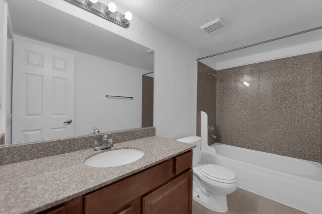 Building Photo - 4921 Indian River Dr
