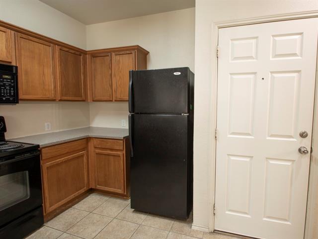 Building Photo - 2228 Stonepark Pl