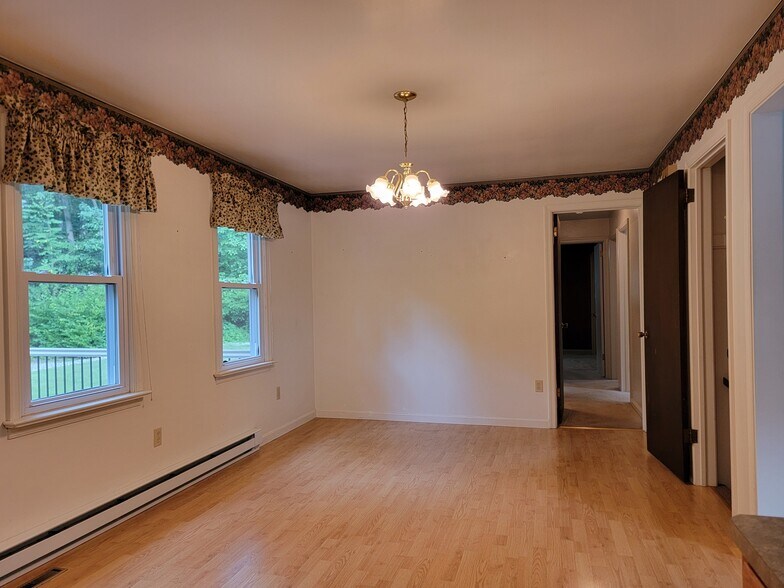Building Photo - 1331 Woodland Cir