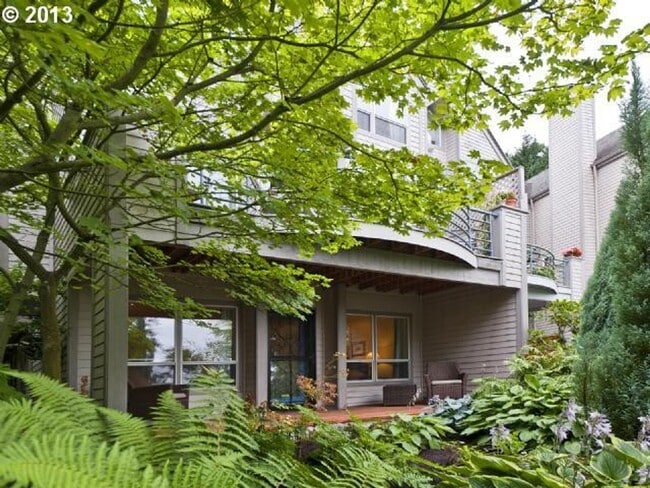 Building Photo - Stunning Goose Hollow-Southwest Hills Home...