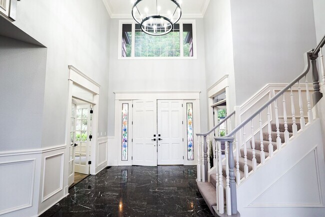 Building Photo - Pete’s Mountain Estate with Mountain Views