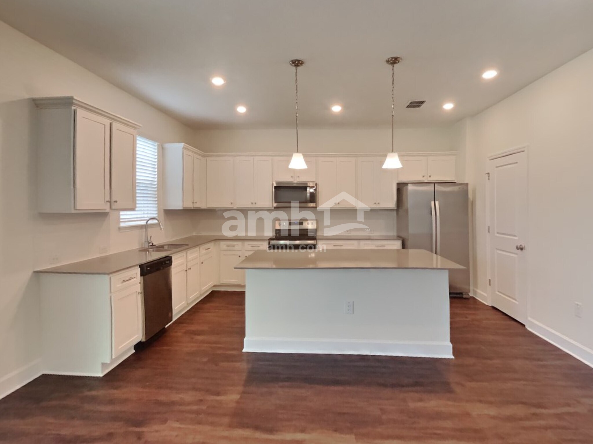 Building Photo - 33955 Thyme Dr