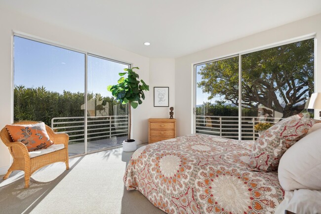 Building Photo - 20 Gilmartin Dr