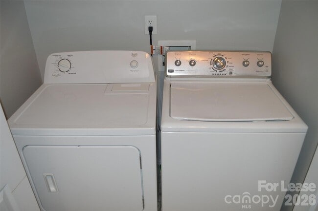 Building Photo - 154 Limerick Rd