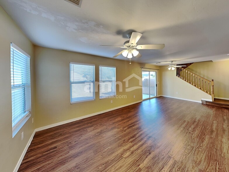 Building Photo - 245 W Paseo Celestial