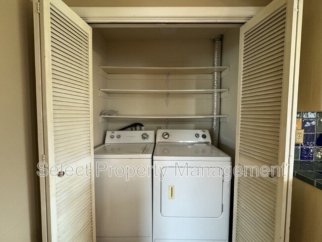 Building Photo - 5437 Covington Rd