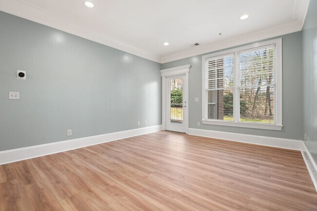 Building Photo - **RENT INCENTIVE!!** Freshly Updated 2BR/2BA Condo - Minutes to North Hills