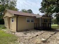 Building Photo - 2 bdrm singlewide with additions