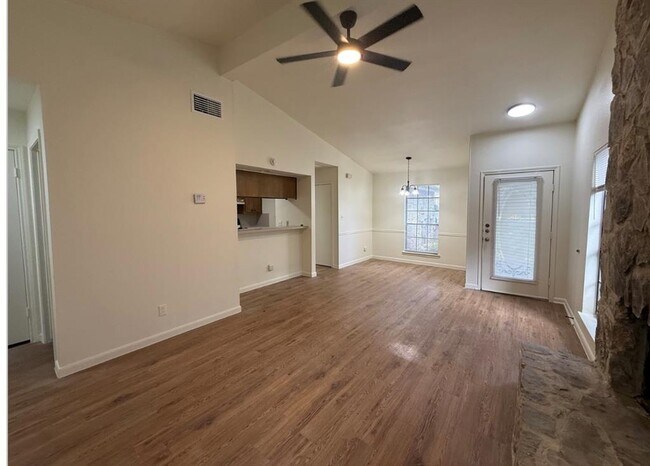 Building Photo - 2506 Howellwood Wy