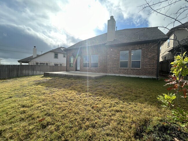 Building Photo - 3005 Zelma Dr