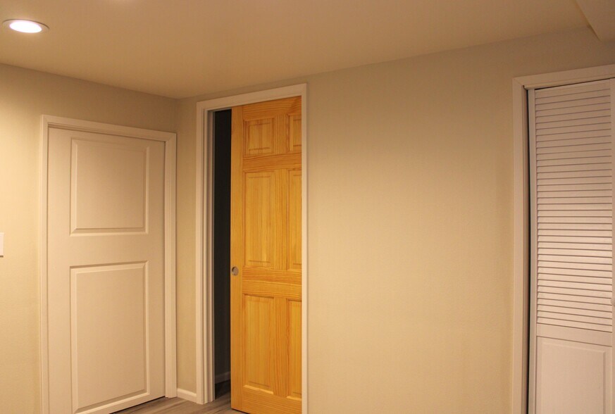 Building Photo - 1219 1st St