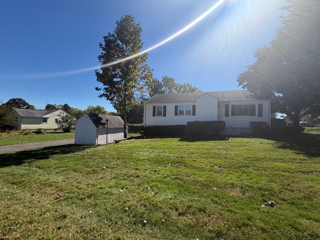 Building Photo - 112 W Hartford Rd