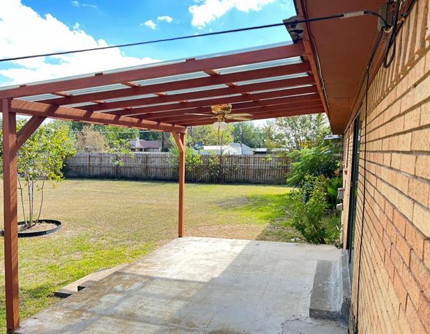 Building Photo - 209 Red Bird Ln