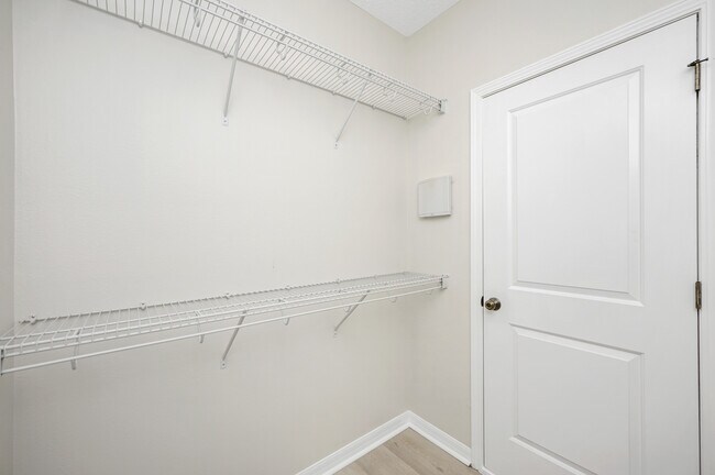 Building Photo - 6138 Hadley Commons Dr