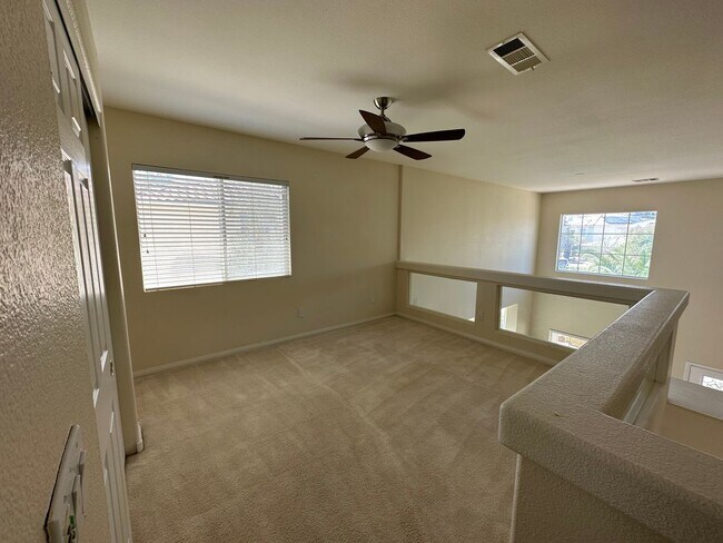 Building Photo - Royal Highlands Guard Gated Community!!