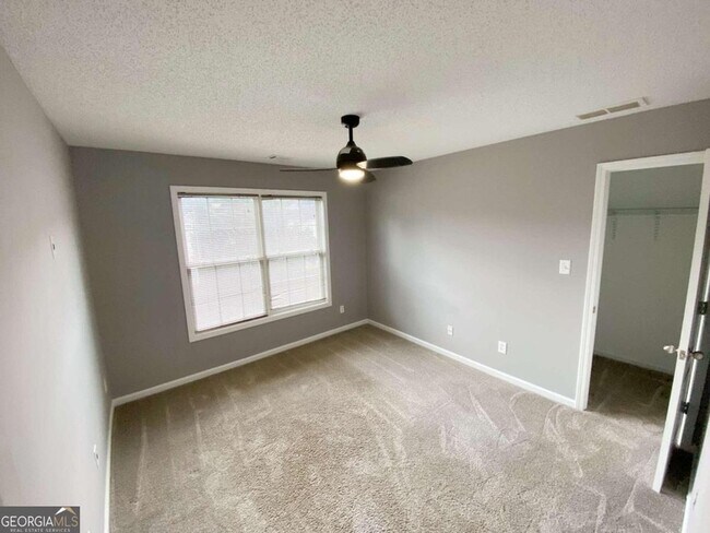 Building Photo - 675 Millbrook Villa Dr