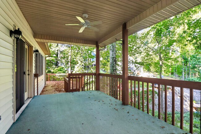 Building Photo - 151 Seagrove Ln