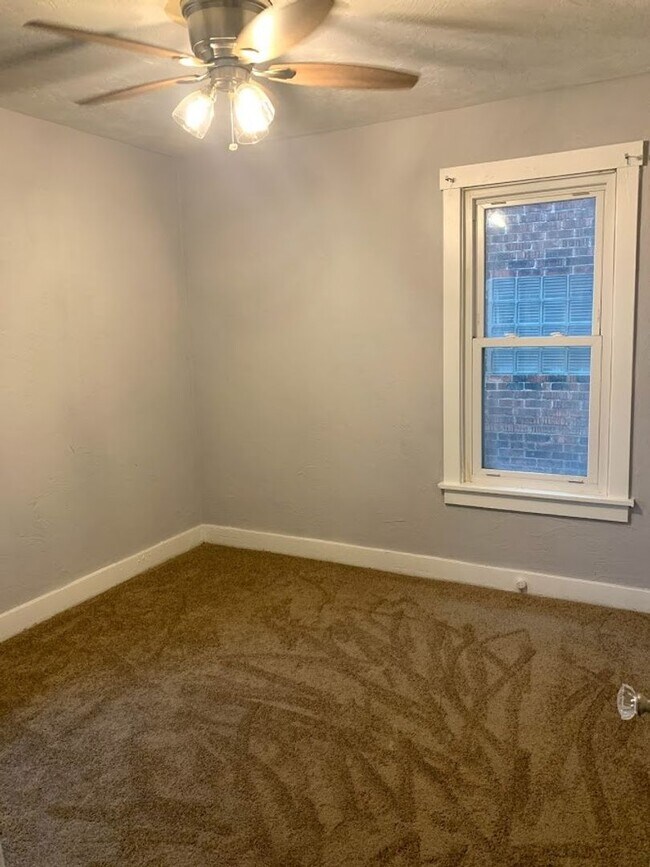 Building Photo - Completely Updated 3 Bed, 1 Bath Home in H...