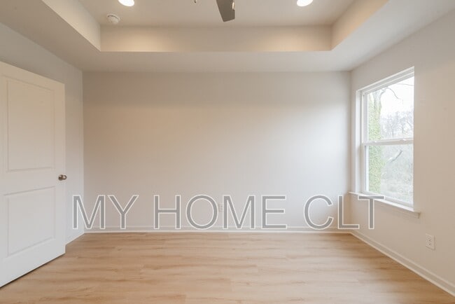 Building Photo - 2719 Capitol Dr