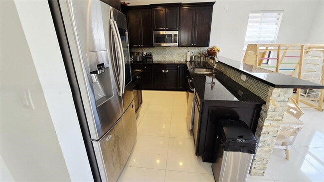 Building Photo - 10032 NW 87th Terrace