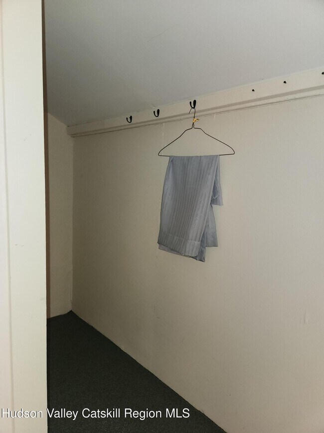 Building Photo - 5635-5639-5639 NY-82