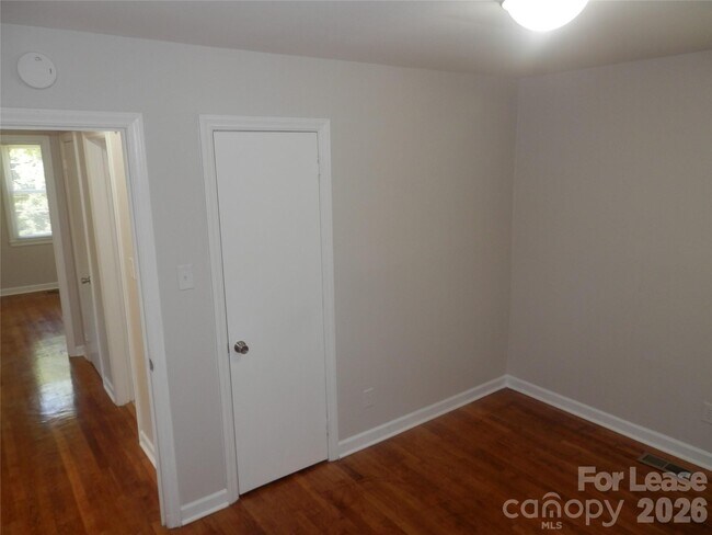 Building Photo - 3016 Colfax St
