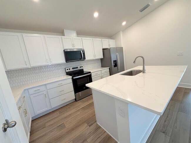 Building Photo - 10423 Plumbago Ln