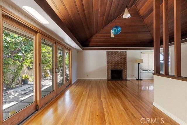Building Photo - 229 Glenullen Dr