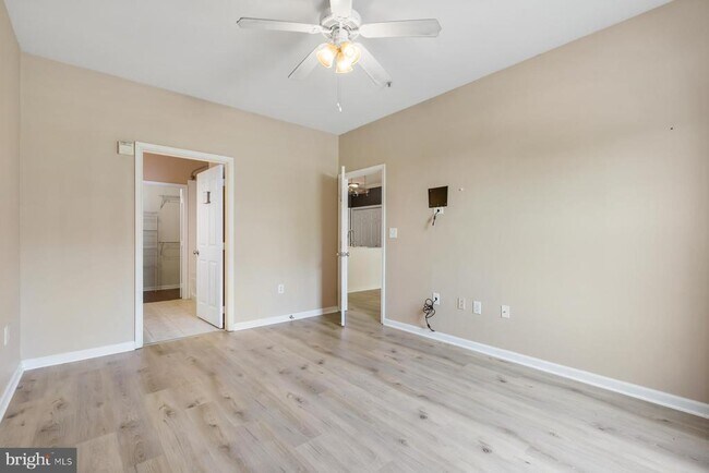 Building Photo - 12945 Centre Park Cir