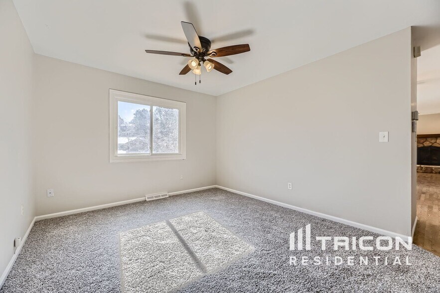 Building Photo - 9734 E Villasur Ct